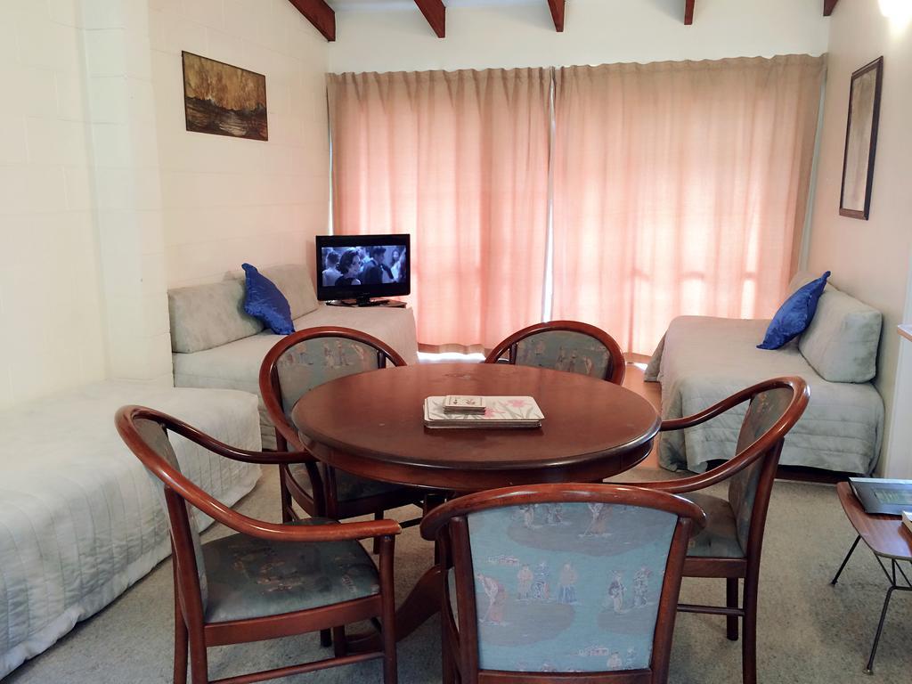 Katikati Motel Экстерьер фото